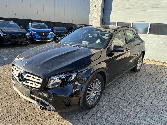 krockskadad bil auto Mercedes GLA MERCEDES GLA200d 2019 2019/1