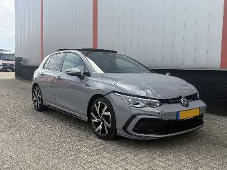 Damaged car Volkswagen Golf 1.5 eTSI R Line PANO 2020/1