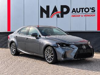 uszkodzony samochody osobowe Lexus IS G Sport 300h Hybrid 2018/1