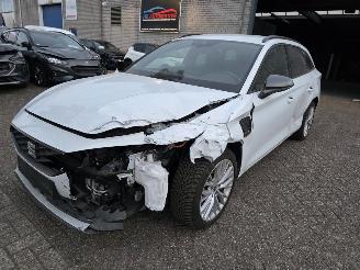 Vaurioauto  passenger cars Seat Leon 1.4 eTSI FR Sportstourer Hybride Alcantara Keyless Memory Led Navi Camera Leder 27 gr.! 2021/5