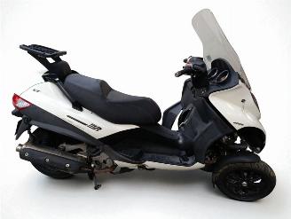 uszkodzony skutery Piaggio  MP3 MODEL LT 2010/9