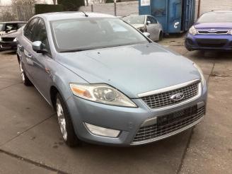 Coche siniestrado Ford Mondeo Mondeo IV, Sedan, 2007 / 2015 2.0 16V 2007/10