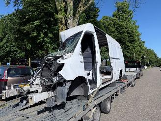 damaged passenger cars Mercedes Sprinter  2019/1
