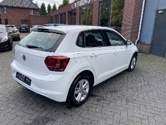 Voiture accidenté Volkswagen Polo 1.0 TSI Comfortline Hatchback 5-dr. 2018/9