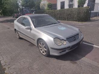 demontáž osobní automobily Mercedes C-klasse Sportcoupe C180 2001/3
