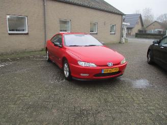 damaged passenger cars Peugeot 406 Coupe 2.0-16V LPG 2001/10