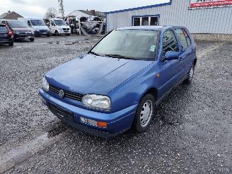 Salvage car Volkswagen Golf 3 1.8 Blauw LR5V Onderdelen ADZ Motor 1996/3