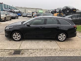 Vaurioauto  passenger cars Kia Ceed Combi 1.0tgdi 88kW 2022/2