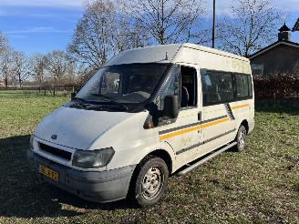 Voiture accidenté Ford Transit /TOURNEO 2.0 TDDI KOMBI / PERSONENBUS PRIJS IS EXCL. BTW !!! 2002/6