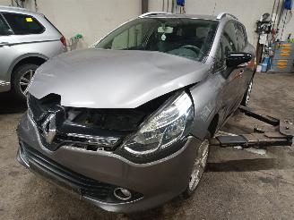 Auto da rottamare Renault Clio Clio IV Estate/Grandtour (7R) Combi 5-drs 0.9 Energy TCE 90 12V (H4B-4=
00(H4B-A4)) [66kW]  (01-2013/08-2021) 2014/4