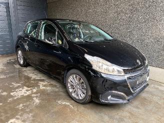Coche siniestrado Peugeot 208 208 (CA/CC/CK/CL) Hatchback 1.2 Vti 12V PureTech Hatchback  Benzine 1.199cc 61kW (83pk) FWD 2019/4