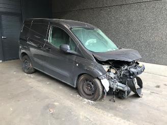 Coche siniestrado Ford Transit Courier Van 2019 1.5 TDCi 75 Bestel  Diesel 1.499cc 55kW (75pk) FWD 2019/10