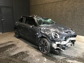 Purkuautot passenger cars Mini Cooper S 3-Drs (F56) Hatchback 2015 2.0 16V Cooper S Hatchback 2Dr Benzine 1.998cc 141kW (192pk) FWD 2015/10