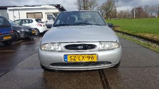 occasion passenger cars Ford Fiesta Fiesta IV/V Hatchback 1.25 16V (DHA) [55kW]  (08-1995/01-2002) 1998/2